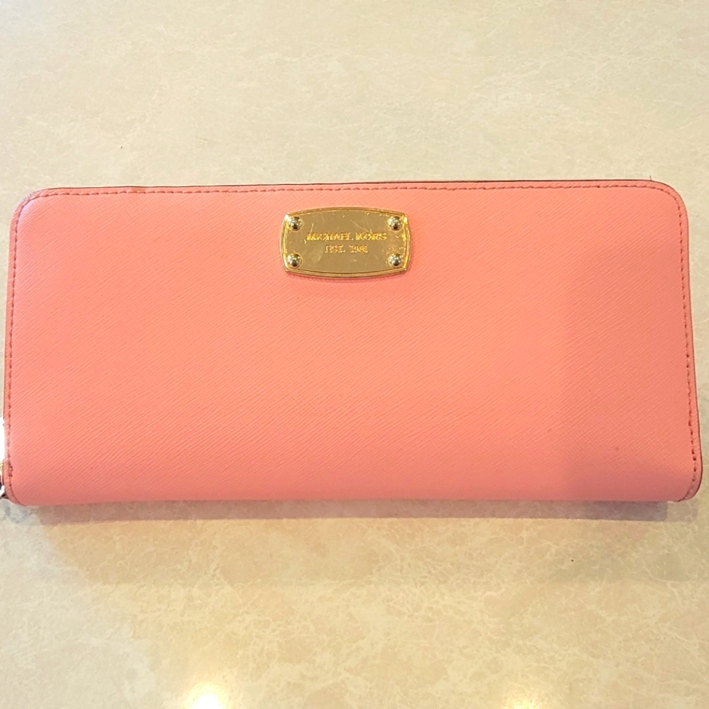 Michael Kors Light pink wallet 8.5" x 4" nice large size wallet